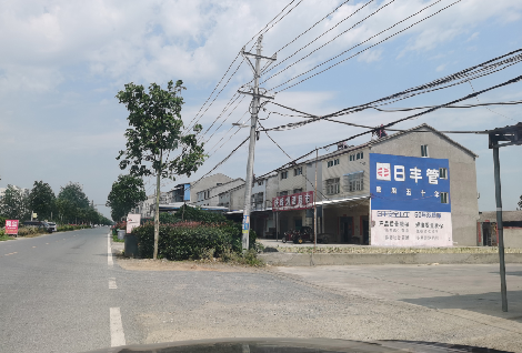 于都如何能保证墙体广告的醒目性？